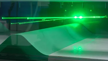 Im Labor der Hydromechanik werden Strömungen u.a. mit Lasertechnik erforscht. Bild: TUM (www.bgu.tum.de/hy/labor/)